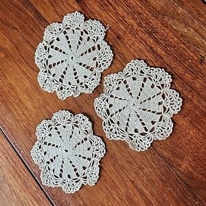 Small doilies